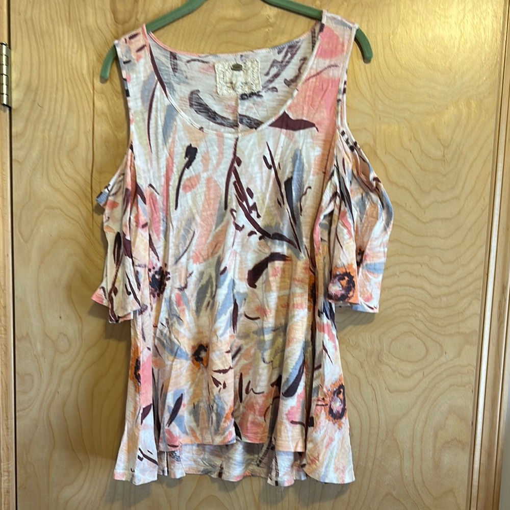 Cupio Pink Graphic Blouse with Ruffled Sleeves